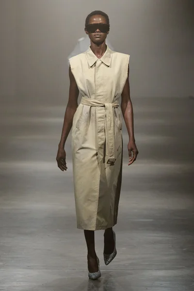 Look 5